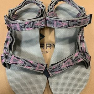 Size 8 women’s Teva sandals